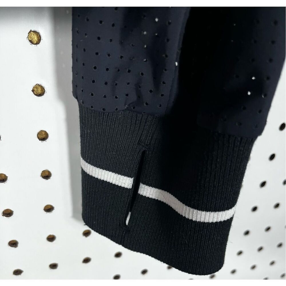 Shape X Peloton Activewear Jacket - image 7